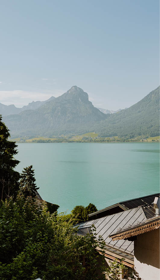 Ausblick auf den Wolfgangsee und seine Berge